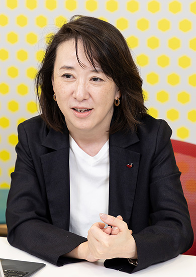 日清食品ホールディングス株式会社 人事部 健康経営推進室 課長 西山 歩さん